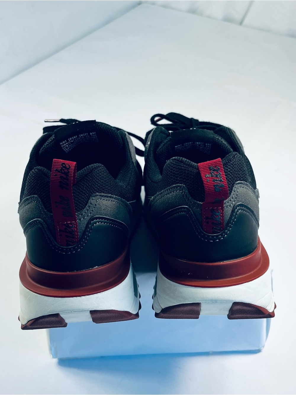 Nike Air Max Dawn Athletic Shoes #DQ3991-001 Black White Burgundy Men’s :10 - Picture 4 of 15